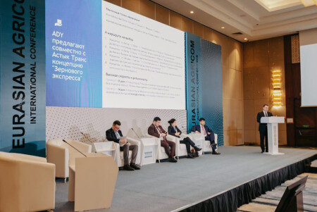 ADY Astanada “Taxıl Ekspresi qatarı” layihəsinin təqdimatını keçirib
